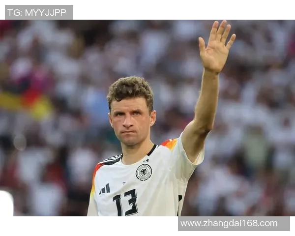 穆勒进球助力球队逆转胜利展现绝佳状态与团队默契 穆勒进球助力球队逆转胜利展现绝佳状态与团队默契